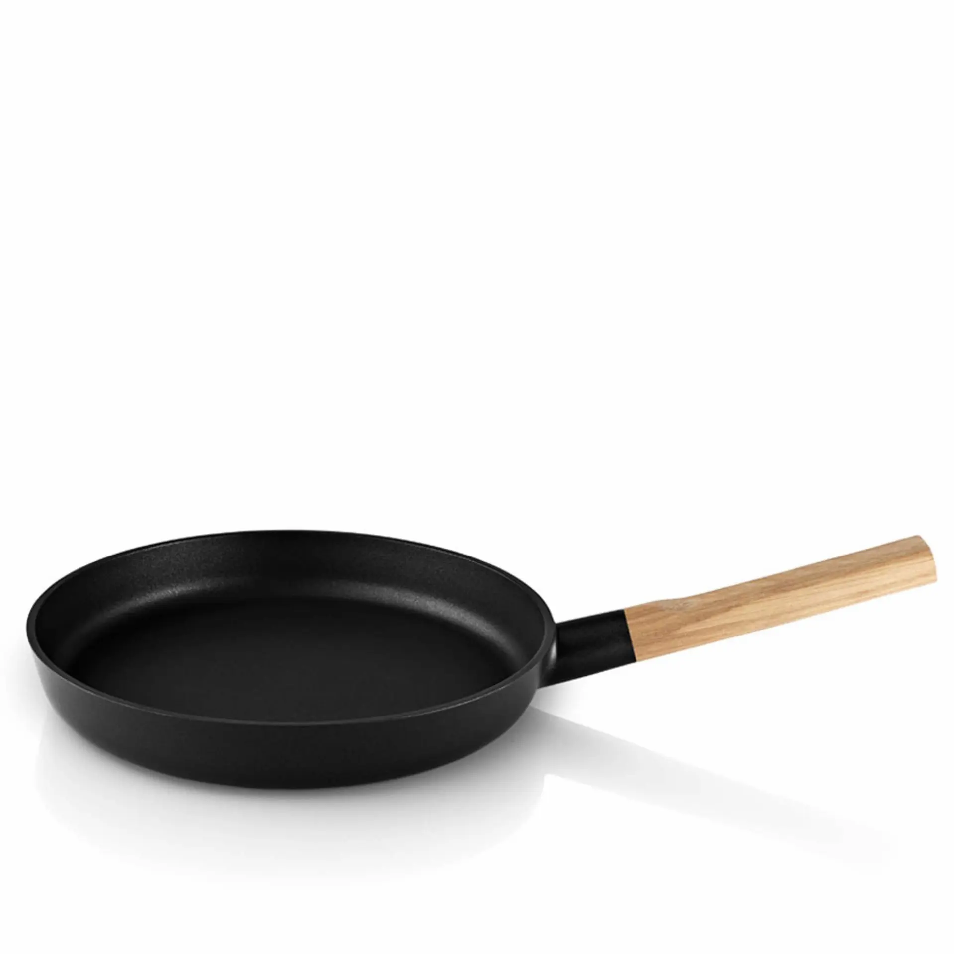 280328-nordic-kitchen-frying-pan-28cm_1.jpg